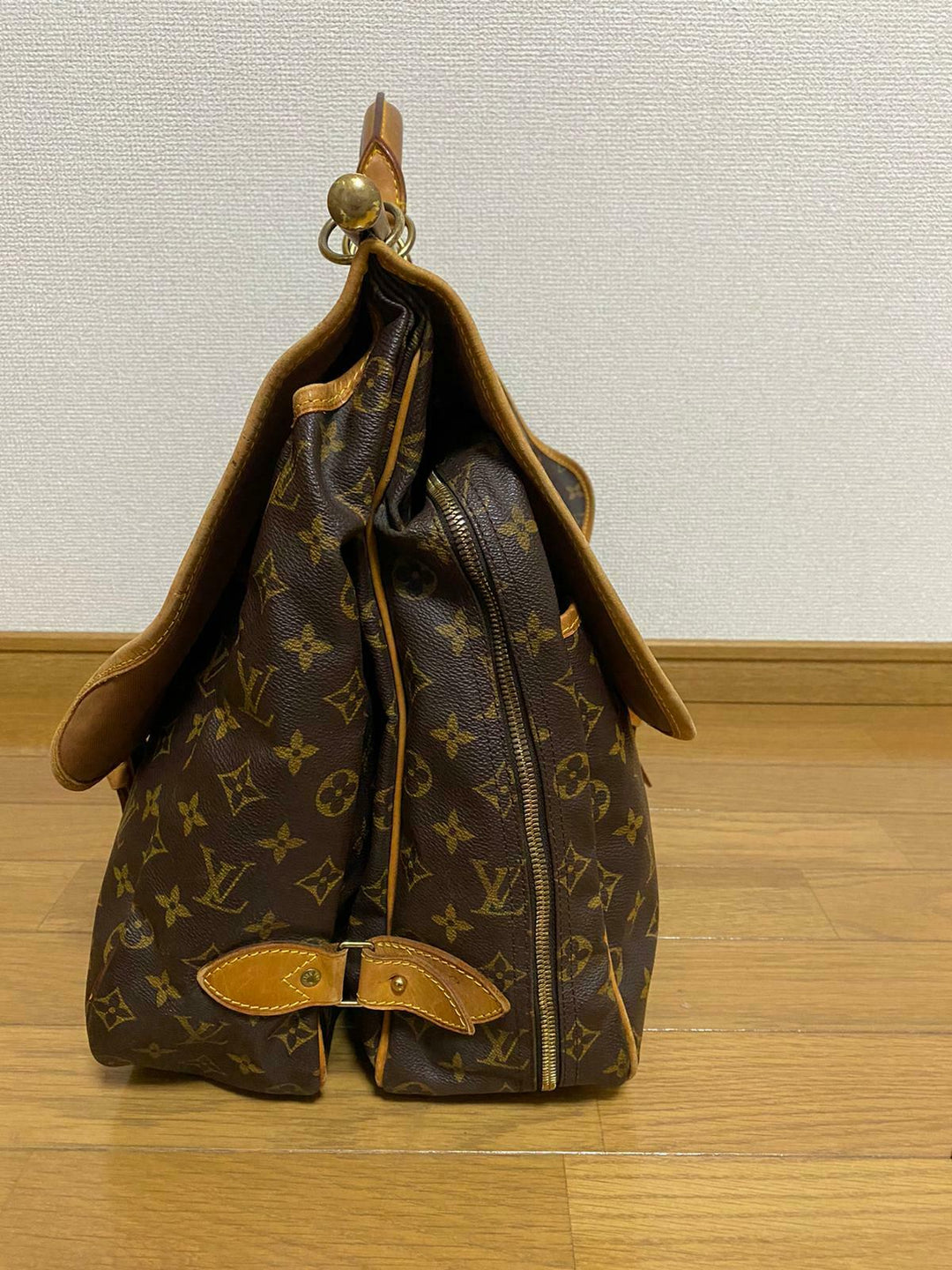AUTH LOUIS VUITTON MONOGRAM SAC CHASSE HUNTING SHOULDER BAG LV29