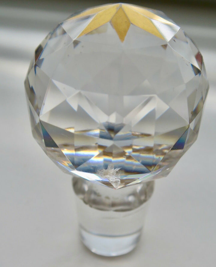 Ancien flacon de toilette en cristal de Baccarat cannelures or Hauteur env 19 cm