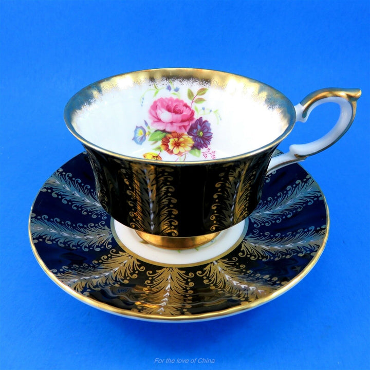 パラゴン　黒とゴールドのフローラルデザイン　カップ&ソーサー