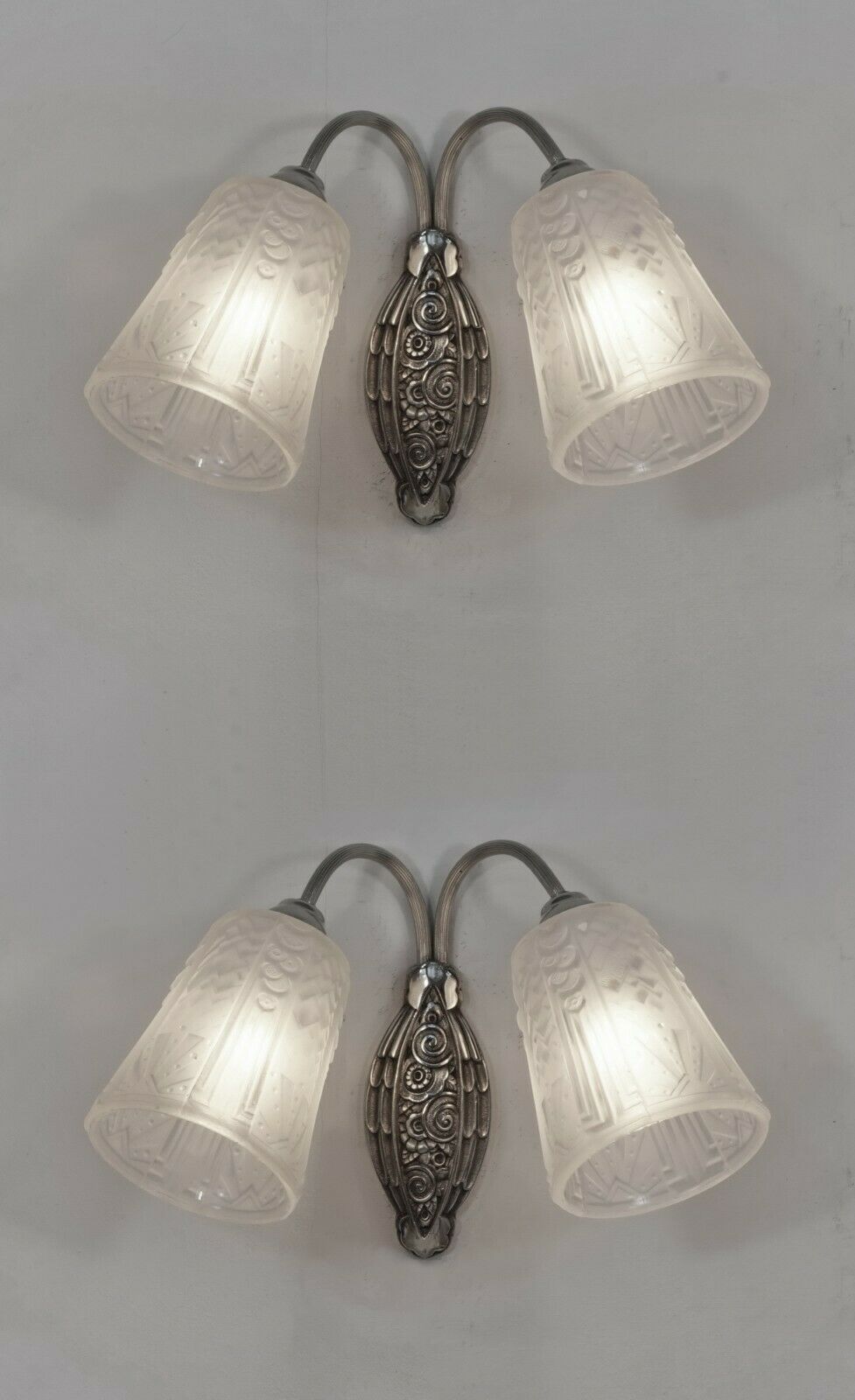 MOUYNET & MULLER : PAIR OF 1930 FRENCH ART DECO WALL SCONCES . lamp 1925 France