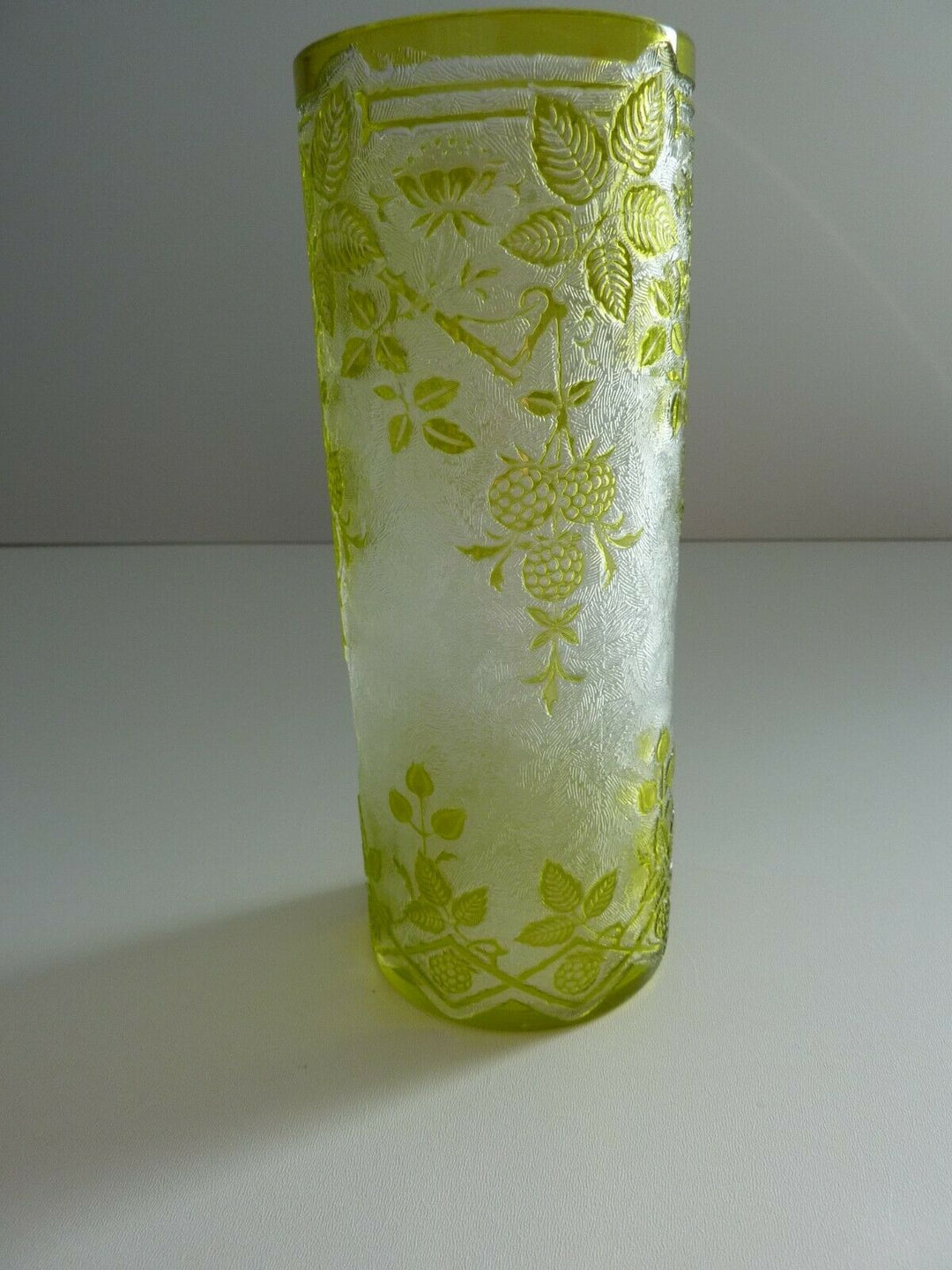 vase dégagé à l'acide de Baccarat cameo vase