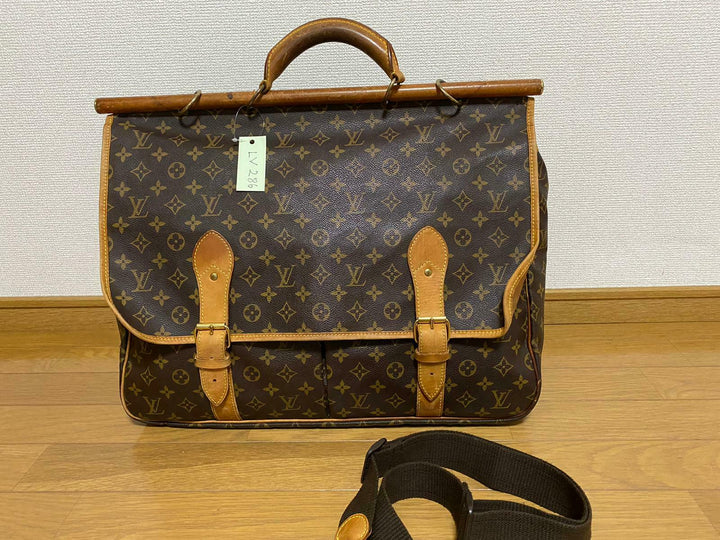 AUTH LOUIS VUITTON MONOGRAM SAC CHASSE HUNTING SHOULDER BAG LV29