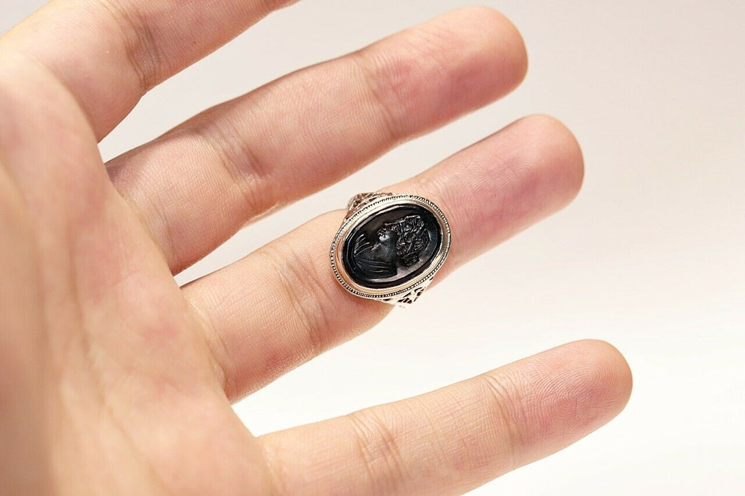 アンティーク 18K アールデコ 女性像が描かれたオニキスリング