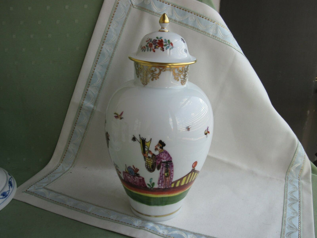 Schöne große Meissen Deckel-Vase mit Chinoiserie und Gold