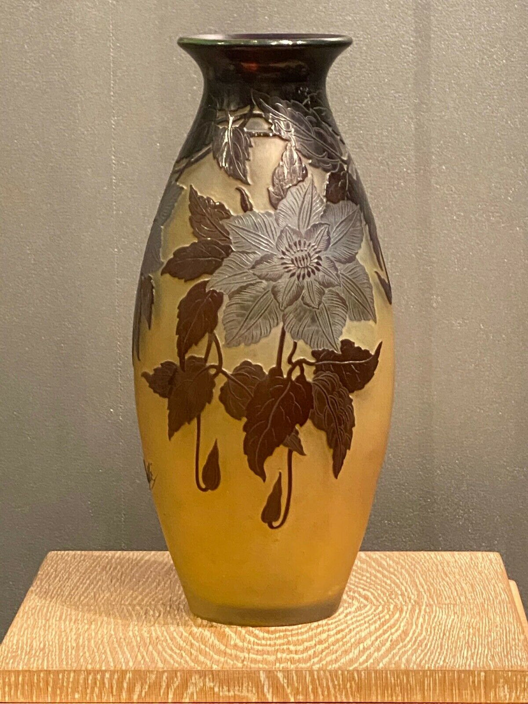 エミールガレ　クレマチスの花の花瓶