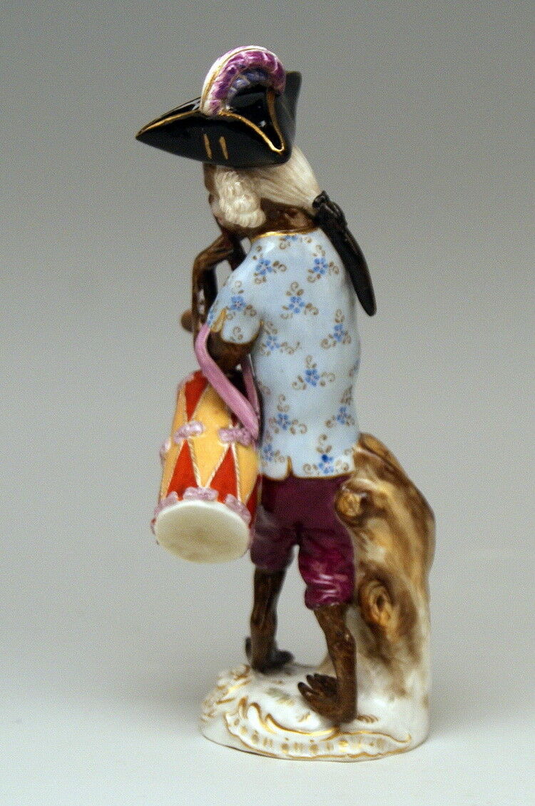 MEISSEN FIGUR マイセン AFFENKAPELLE TROMMLER MONKEY ORCHESTRA WITH DRUM ca. 1860