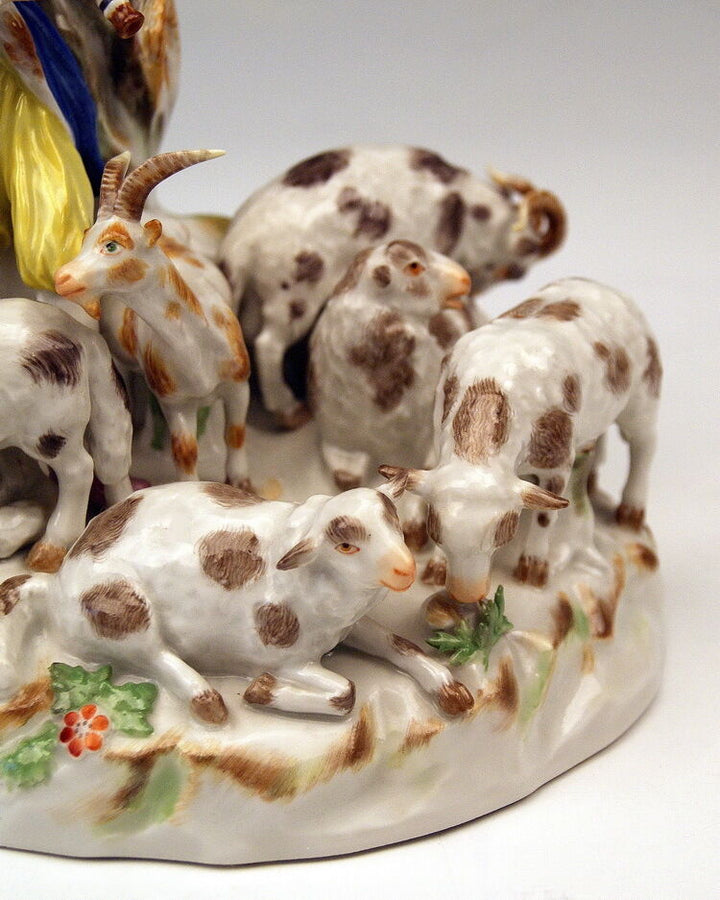 MEISSEN マイセン FIGUR SCHÄFER SCHAFE ZIEGEN HUND SHEPHERD SHEEP GOATS MNR: 61092