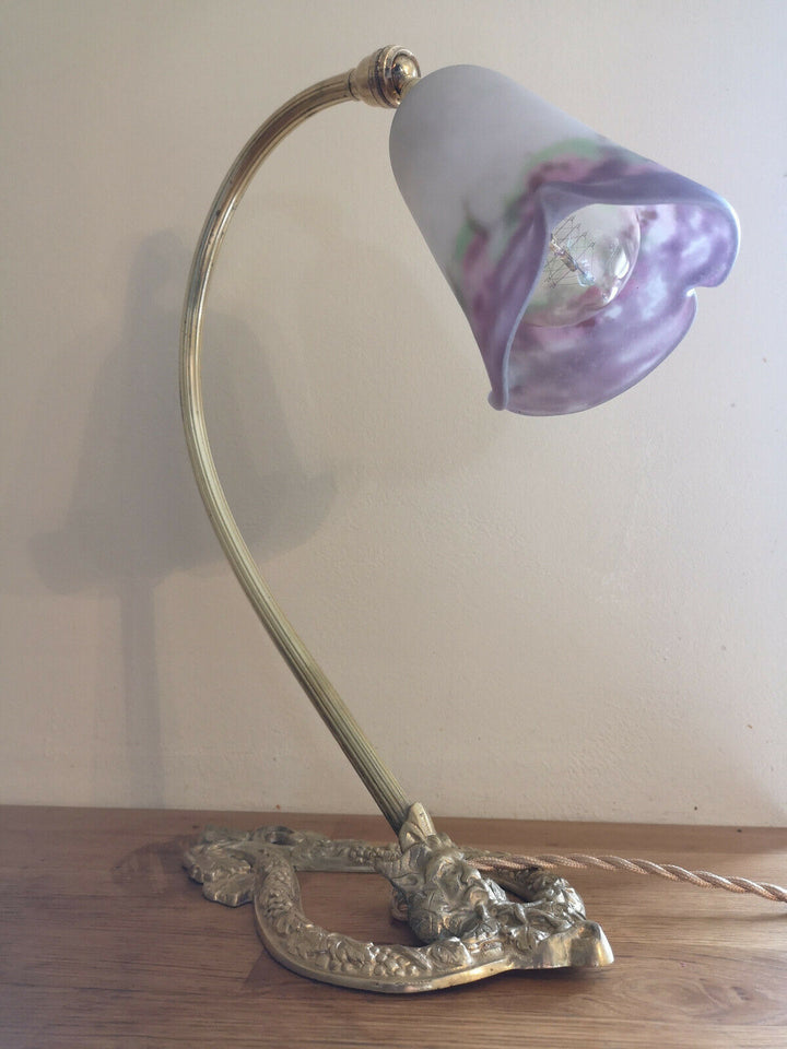 LAMPE ART DECO EN BRONZE. TULIPE EN PATE DE VERRE SIGNEE MULLER FRERES.