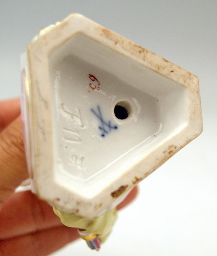 MEISSEN FIGUR DEVISENKIND MOTTO CHILD JE PRENDS MON ESSOR MNR: F11 UM 1860