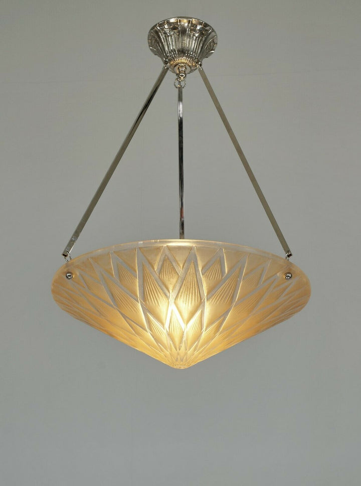 Pierre d'Avesn LORRAIN DAUM : A FRENCH 1930 ART DECO PENDANT . CHANDELIER