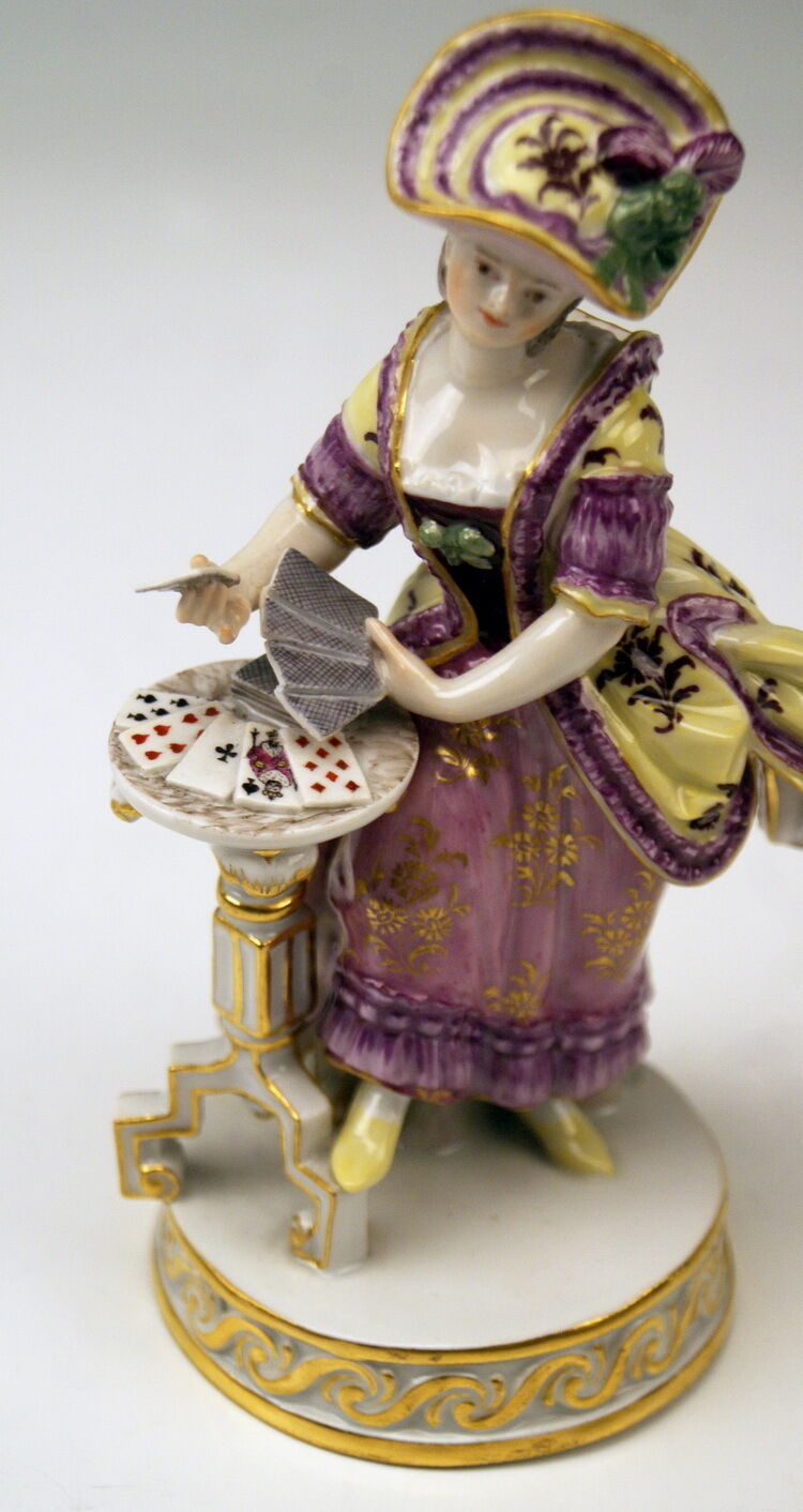 MEISSEN FIGUR KARTENSPIELERIN FEMALE CARD PLAYER ACIER MODEL F 64 VINTAGE 1910