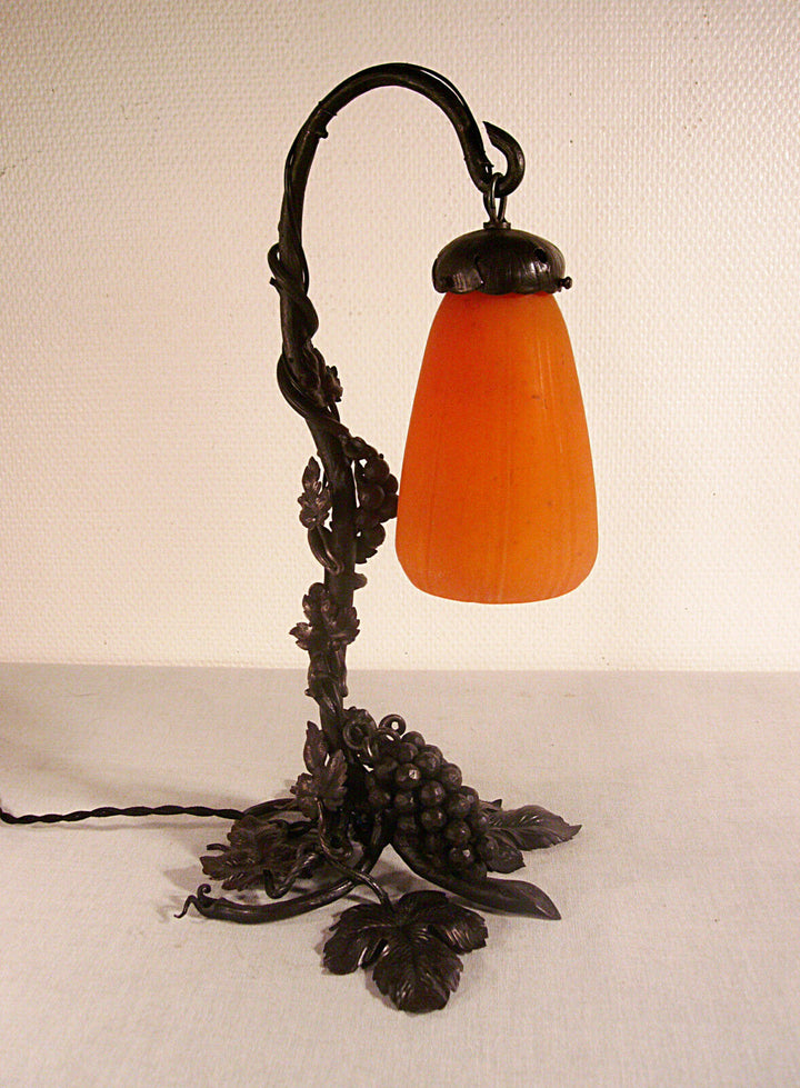 DAUM ☨ NANCY – lampe art déco en fer forgé et tulipe 1925/1930