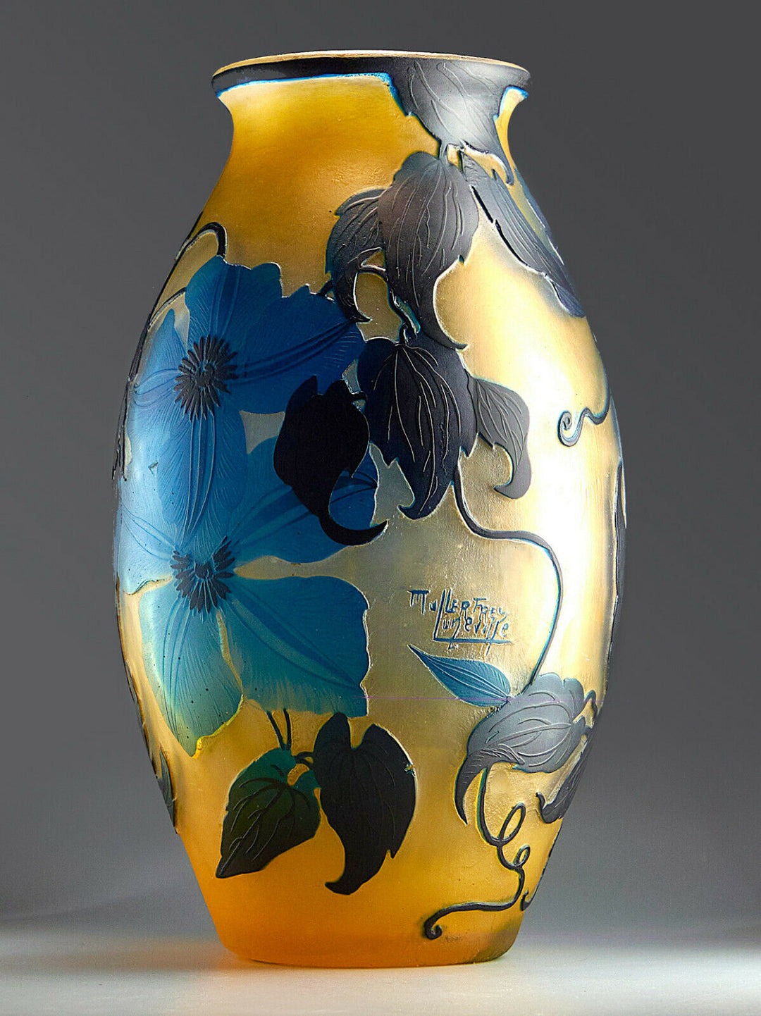 ミューラー兄弟　クレマチスの花の花瓶