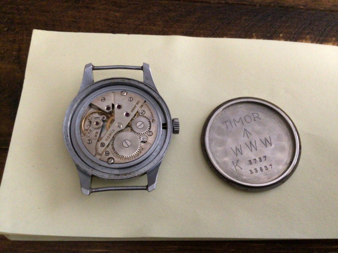 ティモール　WWW“ダーティ・ダース” 腕時計