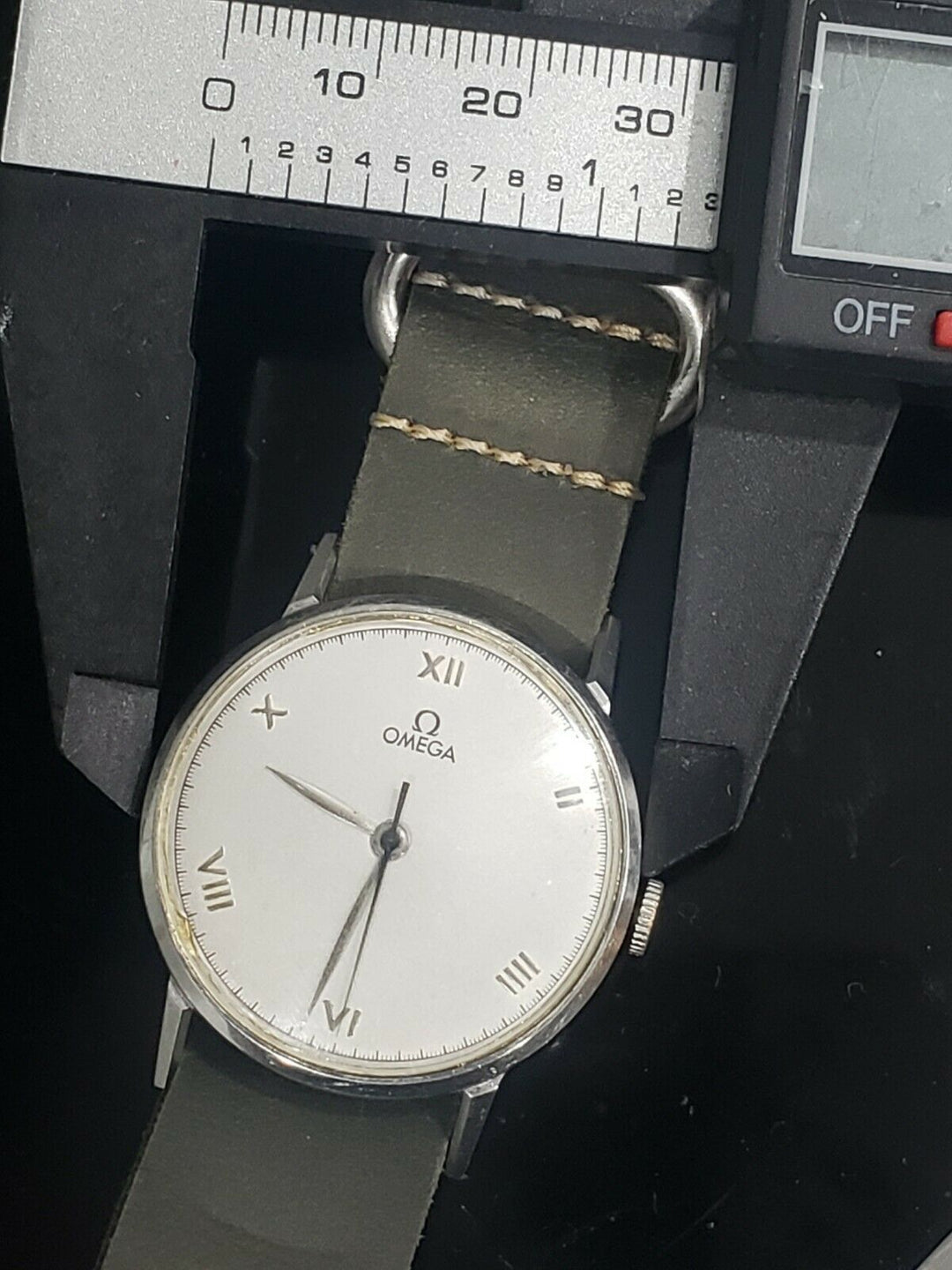 Rare Omega WW2 Military Men Roman Dial Vintage Watch Ref. 2220 /2 Cal. 30T2 SCPC