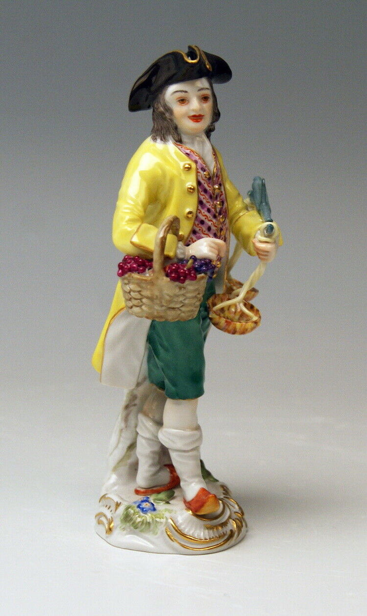 MEISSEN FIGUR マイセン PARISER AUSRUFER MANN MIT WAAGE TRAUBENKORB MAN WITH SCALE