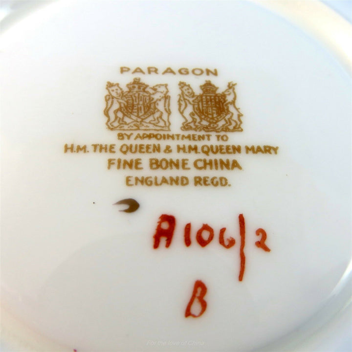 パラゴン　ゴールド装飾　淡いイエロー＆センタースター　カップ&ソーサー