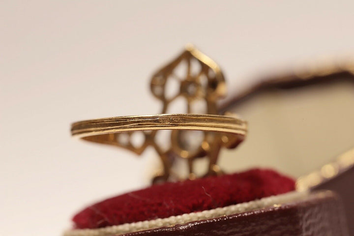 アンティーク 18K ナチュラルオールドカットダイヤモンドのヴィクトリアンリング