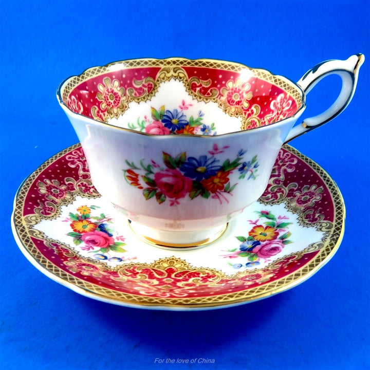 パラゴン　鮮やかな花と深紅のレースのカップ&ソーサー