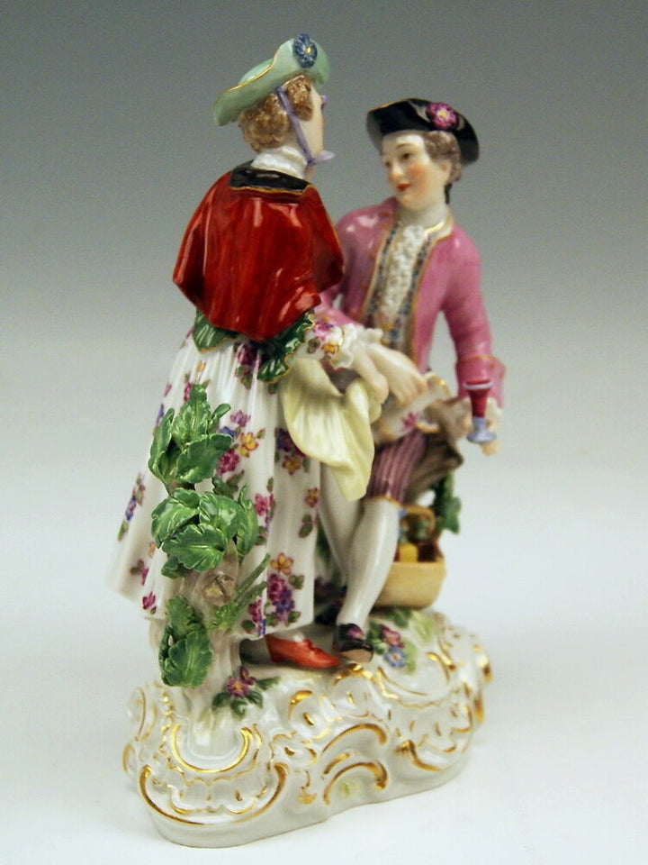 MEISSEN FIGUR GRUPPE LIEBESPAAR DER GESCHMACK COUPLE BEING BUSY MNR:2980 UM 1870