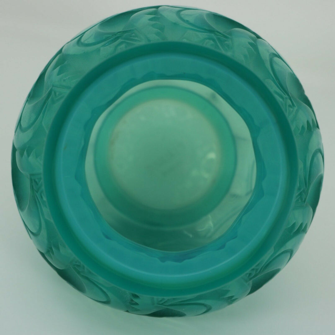 ルネ・ラリックの乳白ミント色ガラス花瓶「ル・マン」