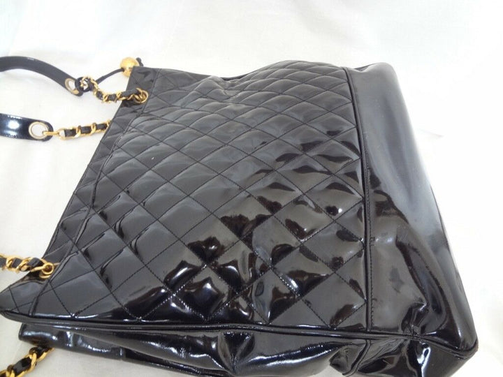 AUTH CHANEL BLACK PATENT SHOULDER TOTE BAG