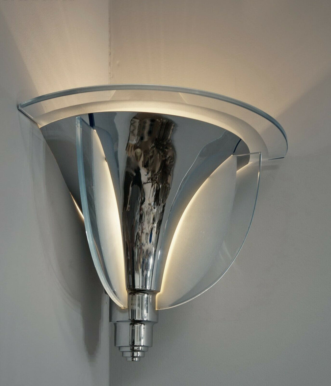 1930フランスアールデコ、モダニスト調コーナーブラケットライト（ペア）