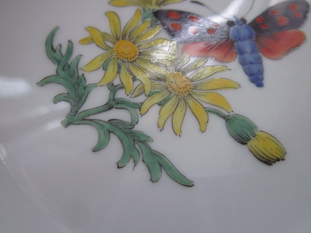Schöne Meissen Schale mit Schmetterlings und Raupen-Dekor