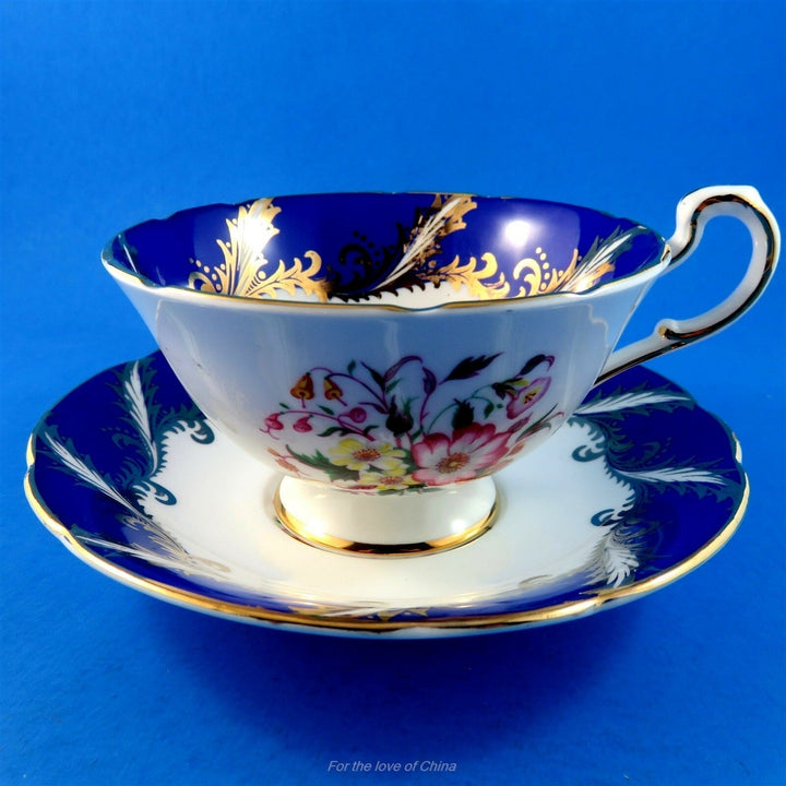 パラゴン　コバルトの縁とフローラルブーケのカップ&ソーサー