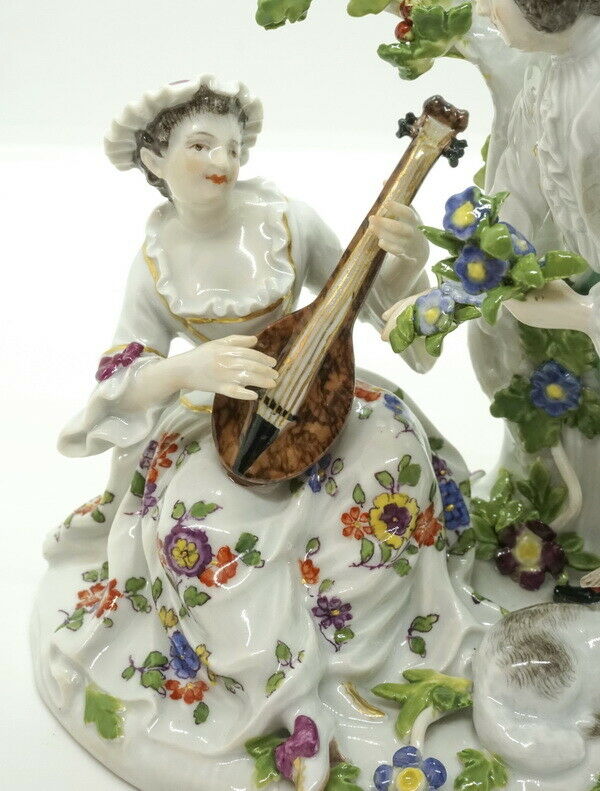 マイセン人形(MEISSEN)　羊飼いシリーズ「桜の木の下でマンドリンを持つ二人」