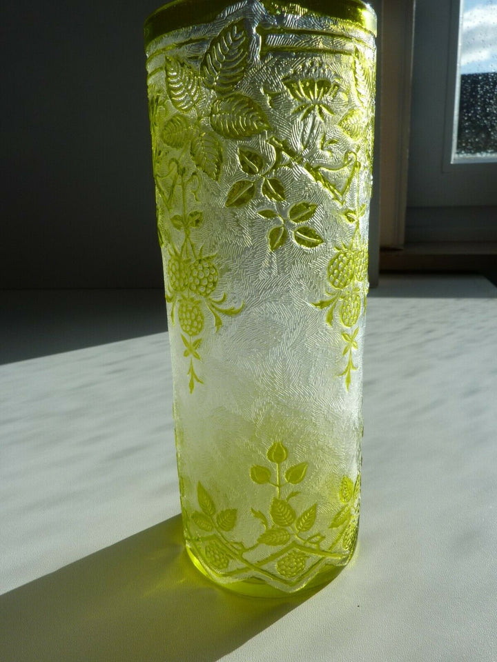 vase dégagé à l'acide de Baccarat cameo vase