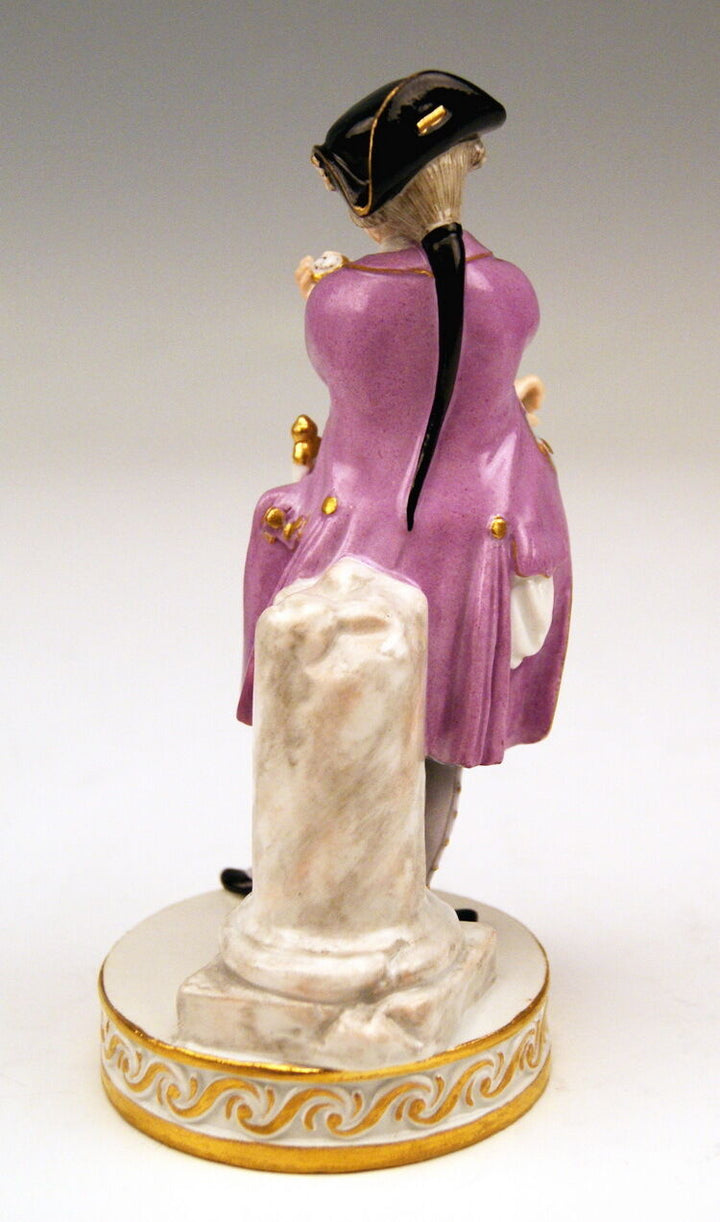 MEISSEN FIGUR KNABE ALS OFFIZIER BOY AS OFFICER M. V. ACIER MNR: F 64 UM 1860