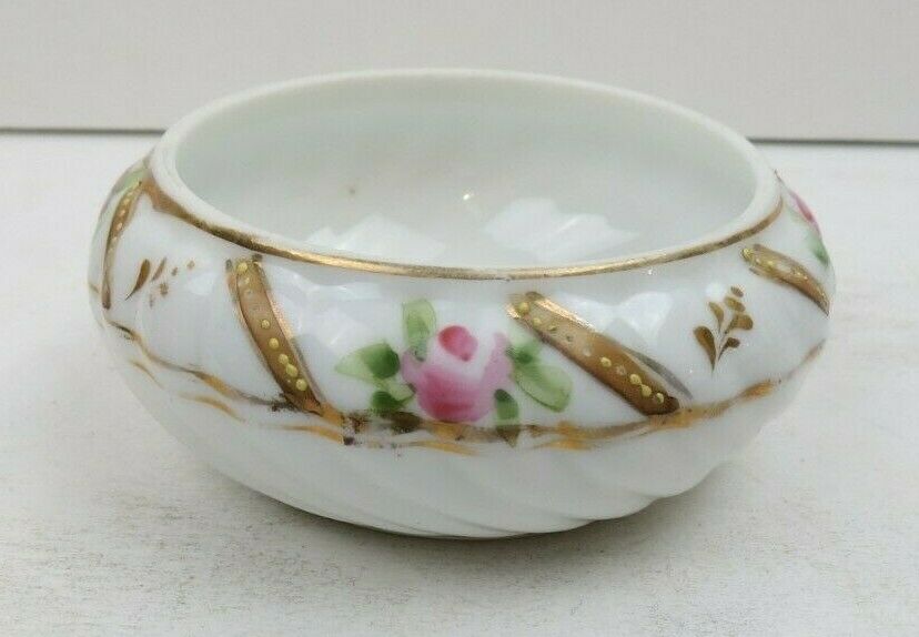 ANTIQUE MORIMURA NIPPON ROSES MORIAGE GOLD SWIRLS TRINKET DRESSER VANITY BOX