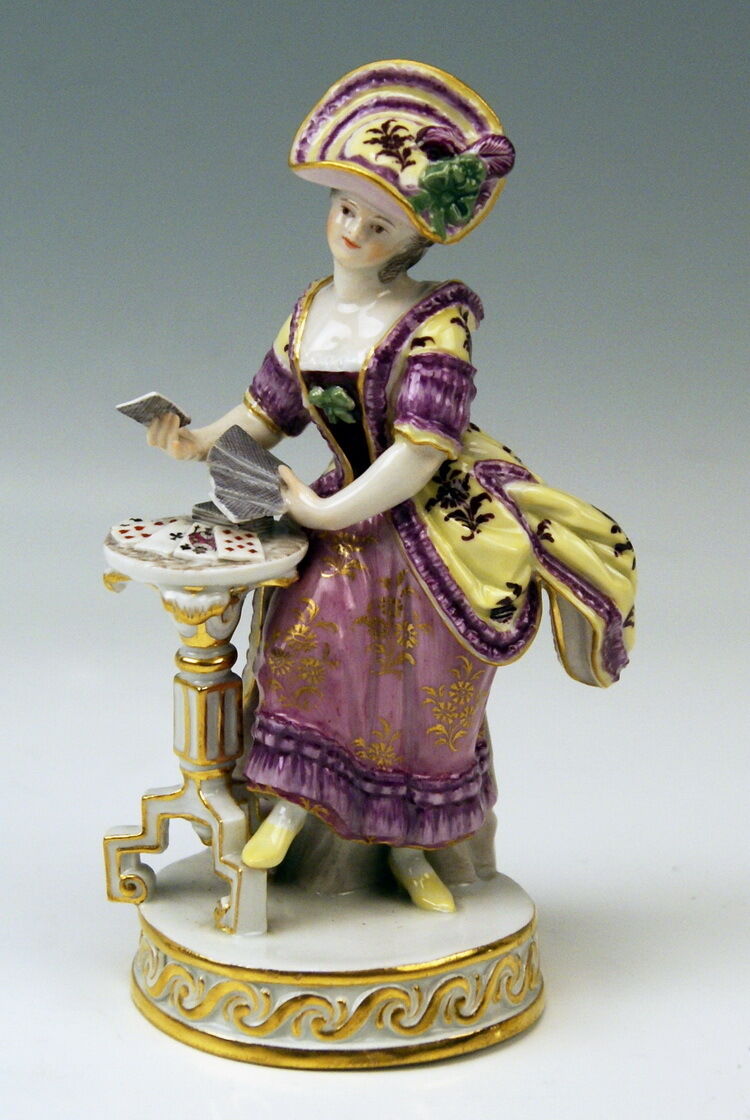 MEISSEN FIGUR KARTENSPIELERIN FEMALE CARD PLAYER ACIER MODEL F 64 VINTAGE 1910