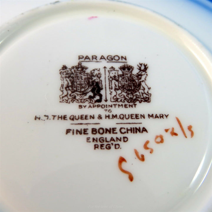 パラゴン　淡いイエローと美しい花柄カップ&ソーサー