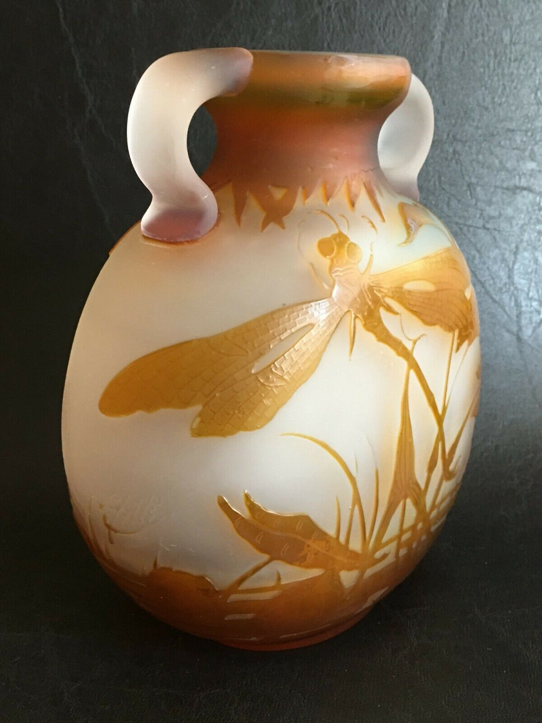 エミールガレ トンボが描かれた湖水風景の花瓶 – アンティークテーブル