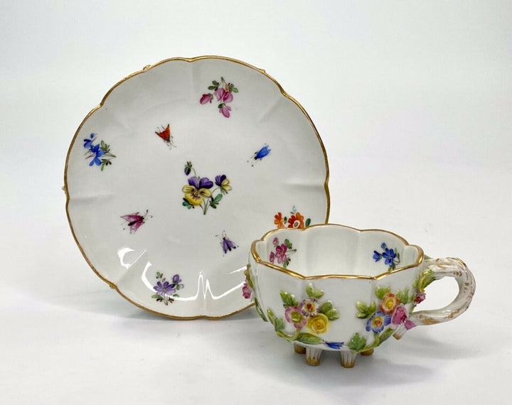 マイセン(Meissen)、1870年、花·フルーツ柄、カップ＆ソーサーセット、立体造形装飾 – アンティークテーブルウェア