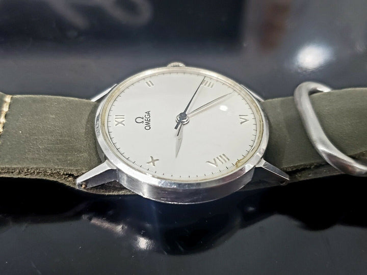 Rare Omega WW2 Military Men Roman Dial Vintage Watch Ref. 2220 /2 Cal. 30T2 SCPC