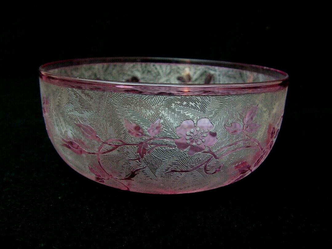 ANCIENNE COUPE VIDE POCHE EN CRISTAL DE BACCARAT TYPE EGLANTIER