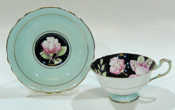 パラゴン　黒地に大輪のピンクローズのカップ＆ソーサー