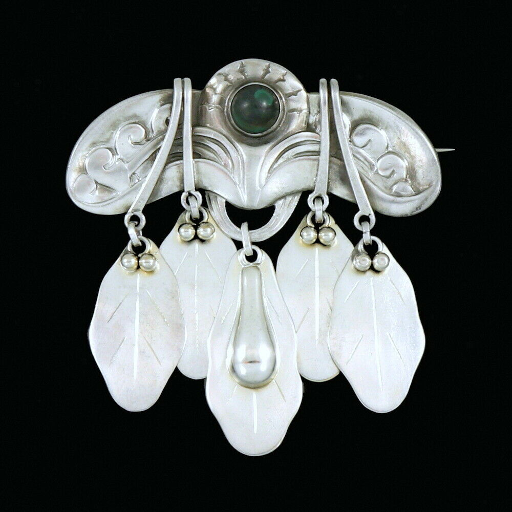 Georg Jensen. 826S Silver Brooch with Malachite #14 - 1904-1908 Hallmarks