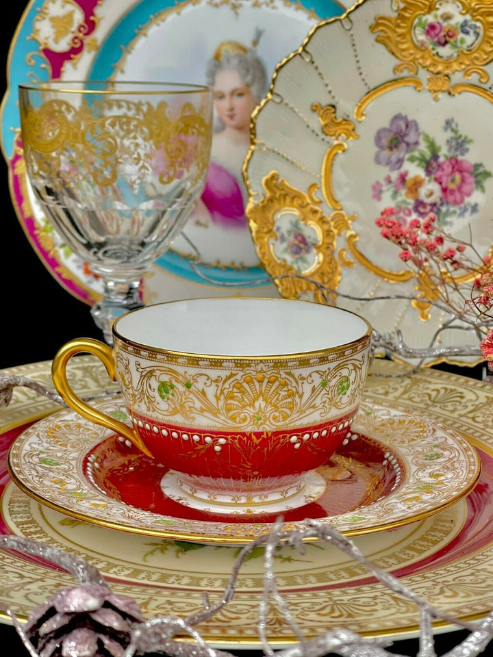 ロイヤルウースター　アンティーク　ティーカップ&ソーサー　ゴールドエナメルジュール