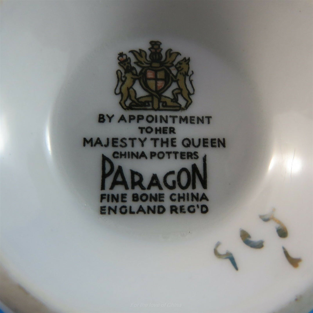 パラゴン　フルーツ＆フローラルデザインとピンクスカラップの縁取りのカップ&ソーサー