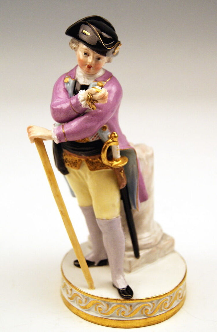 MEISSEN FIGUR KNABE ALS OFFIZIER BOY AS OFFICER M. V. ACIER MNR: F 64 UM 1860