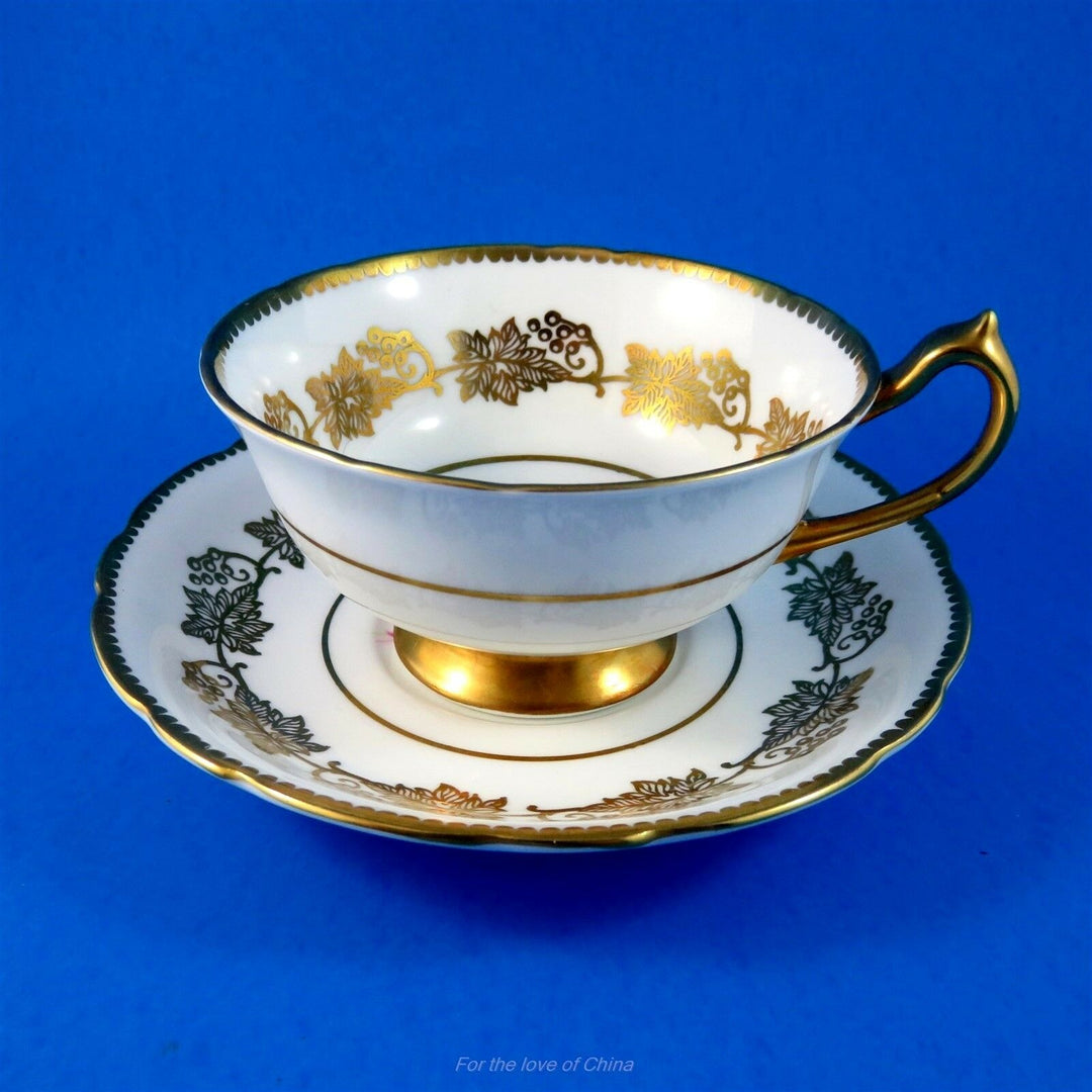 パラゴン　カラフルな果物とぶどうの蔓のカップ&ソーサー