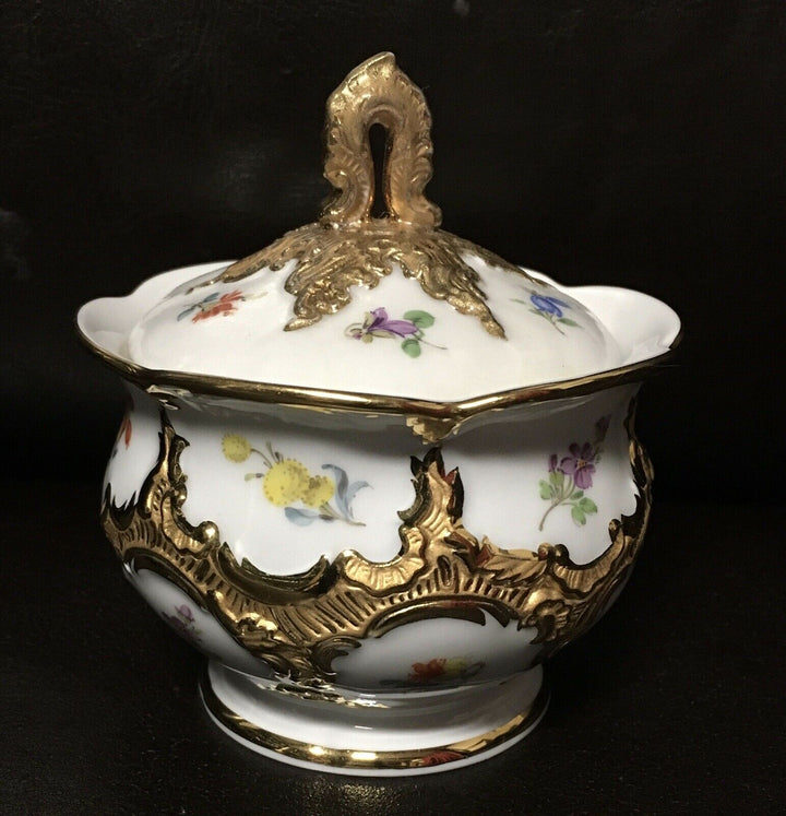 マイセンBフォームシュガーポット、花に金彩、一級品