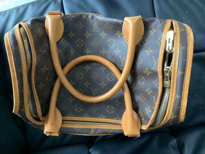AUTH LOUIS VUITTON MONOGRAM SAC Chien ４0 Dog Pet Carrier Bag Purse Travel LV23