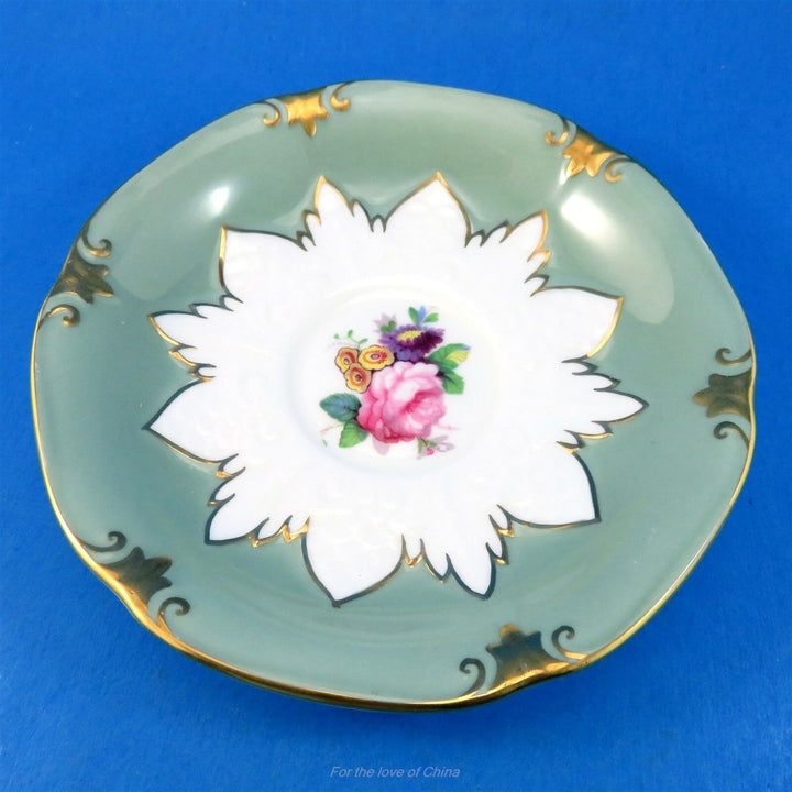 美麗なセージ＆ホワイトスターとフラワーカップ&ソーサー