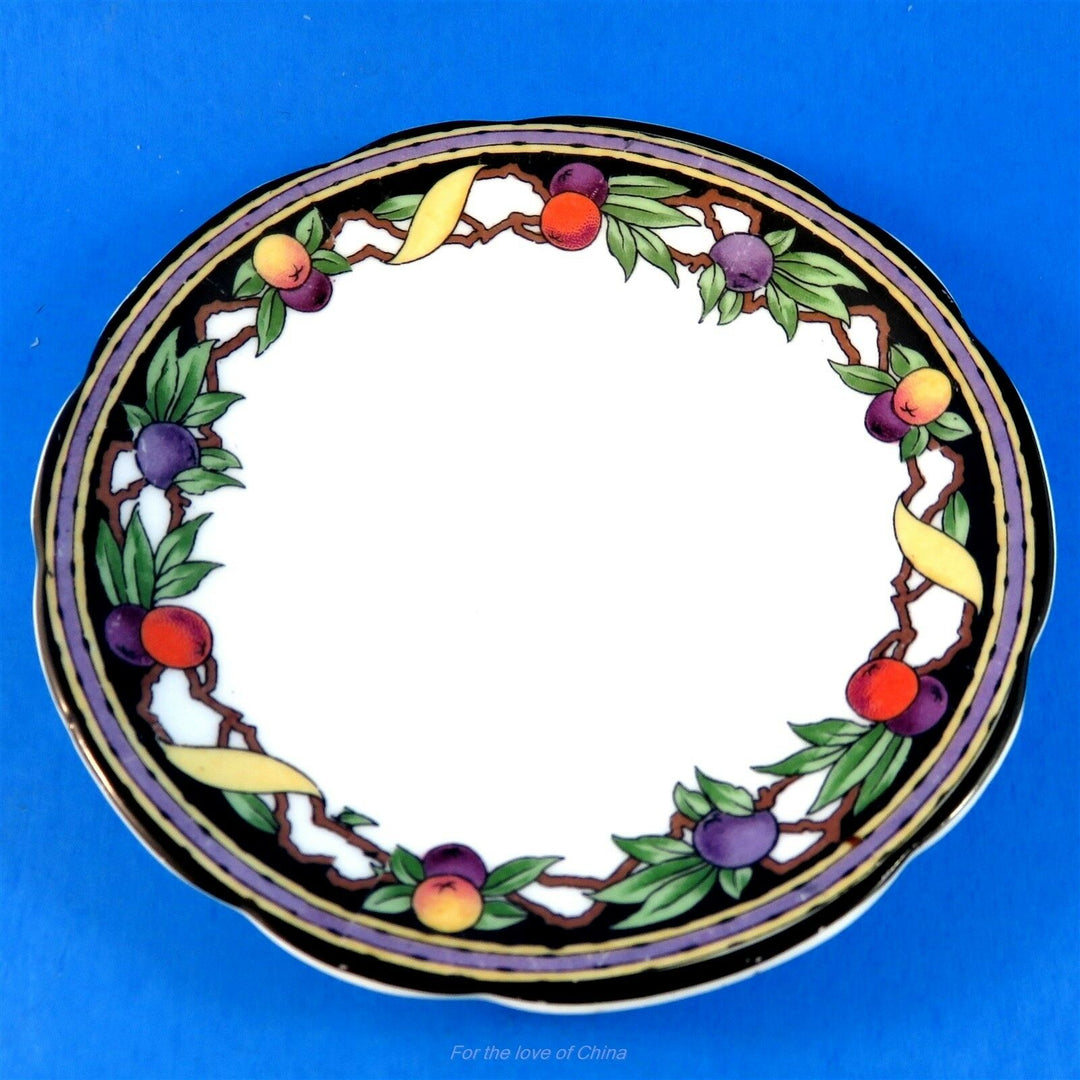 パラゴン　黒縁とフルーツが可愛いカップ&ソーサー