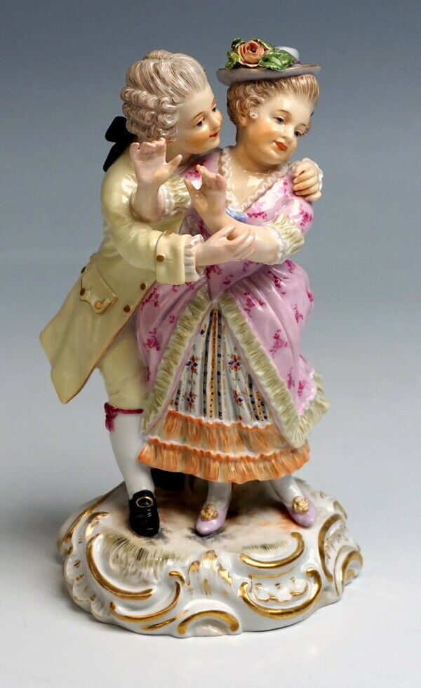 マイセン人形(MEISSEN)「抱擁する男女」